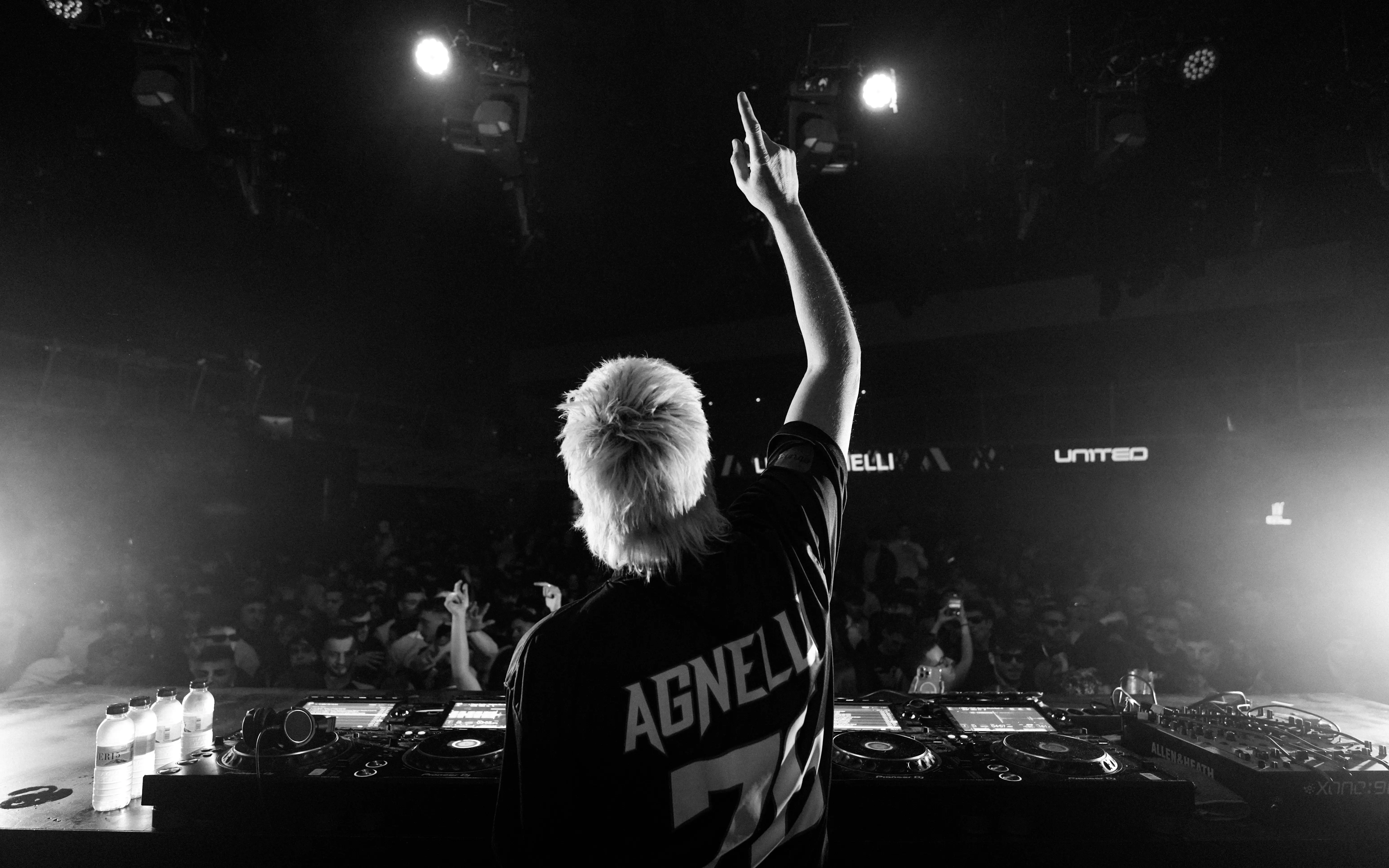 Behind the scenes multicam video production